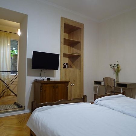 Vake Super Quiet And Comfy Apartment With A Yard Тбілісі Екстер'єр фото